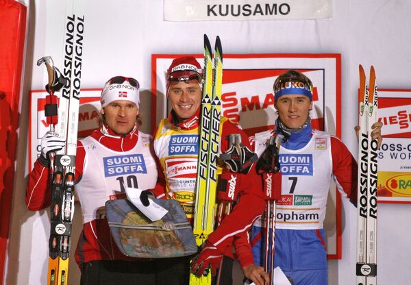 Победители этапа КМ по лыжным гонкам в Куусамо:  Ойстейн Петтерсен, Ола-Виген Хаттестад и Никита крюков (слева направо)