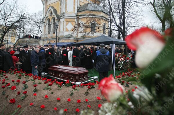 Красилов похороны. Сергей Борисович Тарасов похороны. Похороны Санкт Петербург. Похороны романа Гребенюка. Похороны погибших Невский экспресс.