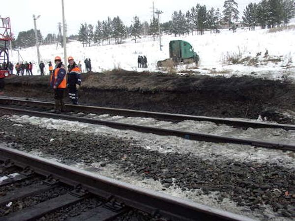 Столкновение на станции Нюра поезда с бензовозом