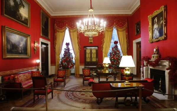 Рождественские украшения в Белом доме в Вашингтоне 