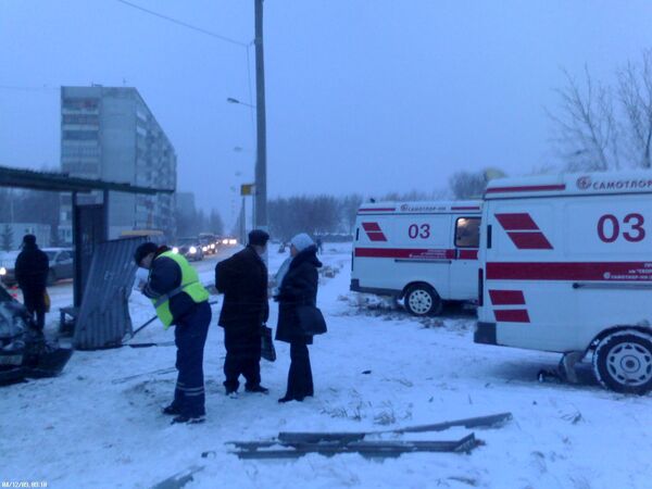 Авария на остановке в городе Омск