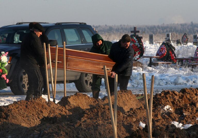 В Перми хоронят погибших при пожаре в клубе Хромая лошадь