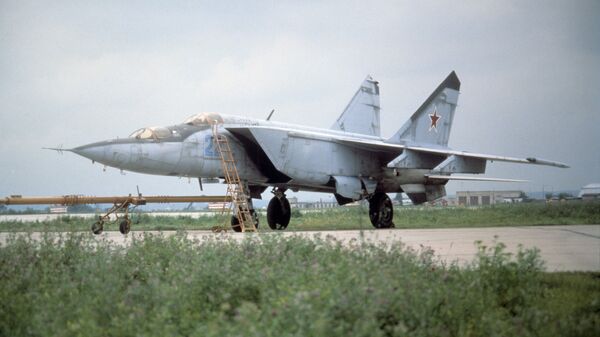 МиГ-25