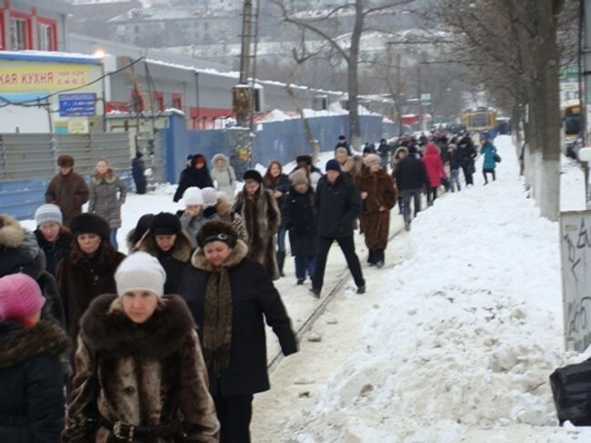 Последствия снегопада во Владивостоке