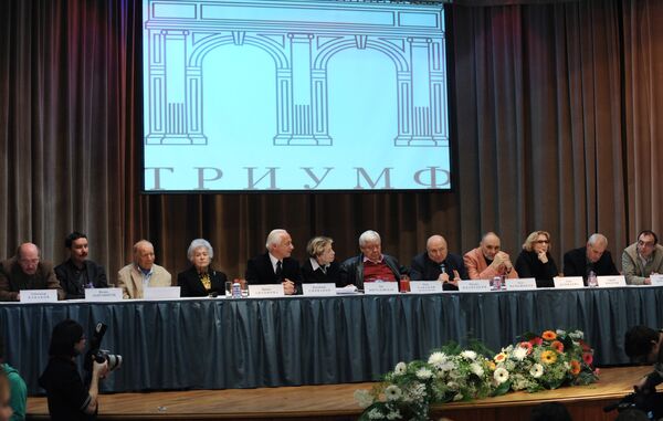 На пресс-конференции, посвященной объявлению лауреатов премии Триумф-2009