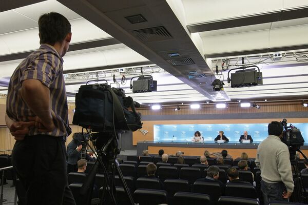 Пресс-конференциия в пресс-центре телевидения и радио России (ВГТРК). Архив