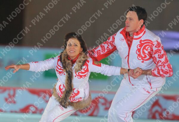 Ирина Роднина и Максим Маринин на презентации олимпийской коллекции BoscoSport Ванкувер 2010