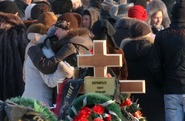 В Перми хоронят погибших при пожаре в клубе Хромая лошадь