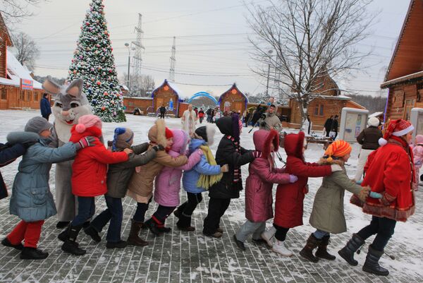 Дети-сироты в России с помощью Деда Мороза найдут друзей по переписке