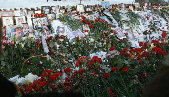 Жители Перми почтили память погибших при пожаре в ночном клубе