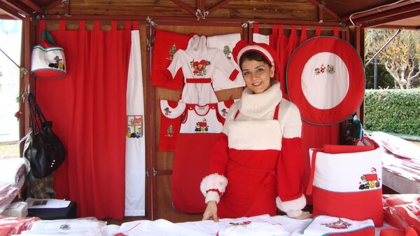 В Анталье открылась турецко-российская новогодняя ярмарка