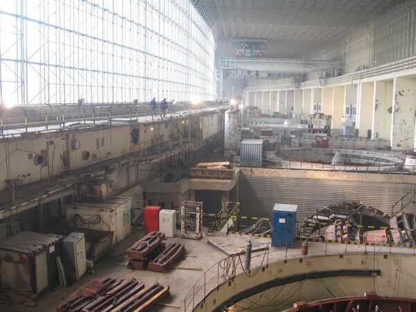 В восстановлении Саяно-Шушенской ГЭС заняты более 1,2 тысячи человек. Архив