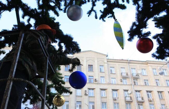 Губернаторская елка во вторник зажжет свои огни в Южно-Сахалинске