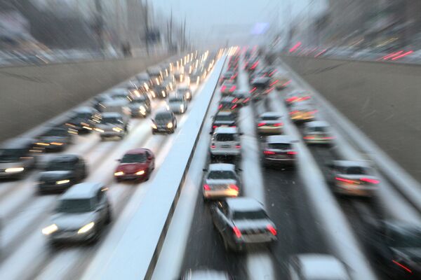 Машины на ростовском участке трассы М4 едут со скоростью до 60 км/ч