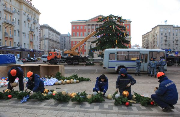 Москва засверкает новогодней иллюминацией с 15 декабря