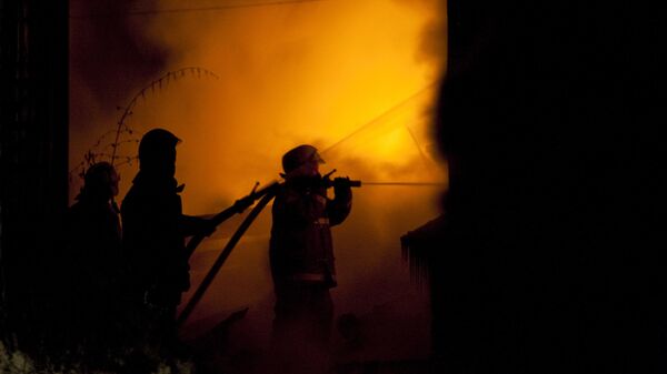 Гостиница горит в военном городке в Подмосковье, есть пострадавшие