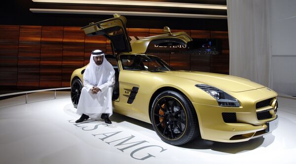 Автомобиль Mercedes SLS AMG на международном автосалоне в Дубае