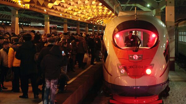 Высокоскоростной поезд Сапсан прибыл на Московский вокзал Санкт-Петербурга