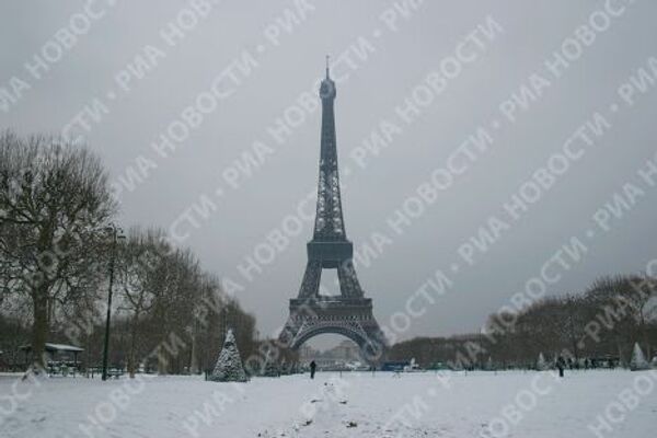 Париж под снежным одеялом 