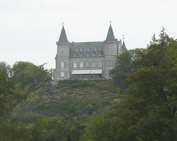 Королевский замок Сьернон