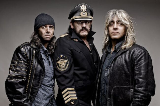 Группа Motorhead приехала в Москву дарить рождественские подарки