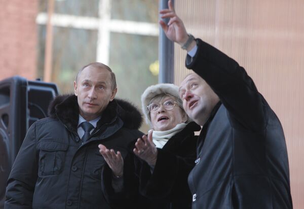Премьер-министр РФ Владимир Путин принял участие в торжественной церемонии спуска на воду танкера Кирилл Лавров