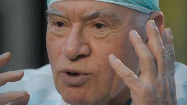 Лео Бокерия в Научном центре сердечно-сосудистой хирургии имени А. Н. Бакулева Российской академии медицинских наук