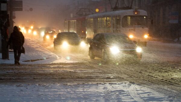 Из-за снегопада автолюбители Петербурга отказались от личных машин