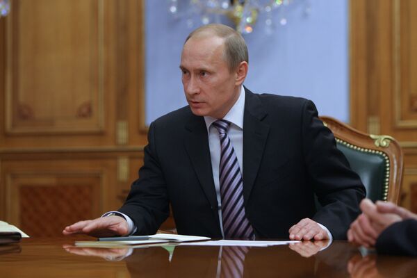 Путин поручил проследить за компенсацией замороженных в 1991 году вкладов