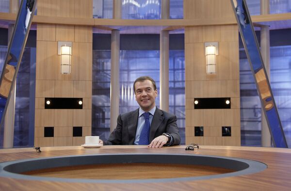 Президент РФ Дмитрий Медведев подвел итоги года в эфире трех федеральных каналов