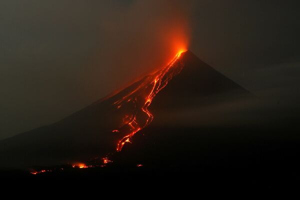 Извержение вулкана на Филиппинах. Архив