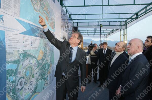 Премьер-министр России В.Путин осмотрел Большую ледовую арену в Сочи