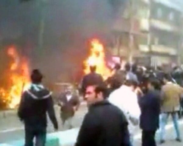 Оппозиция громит Тегеран. Видео с места событий