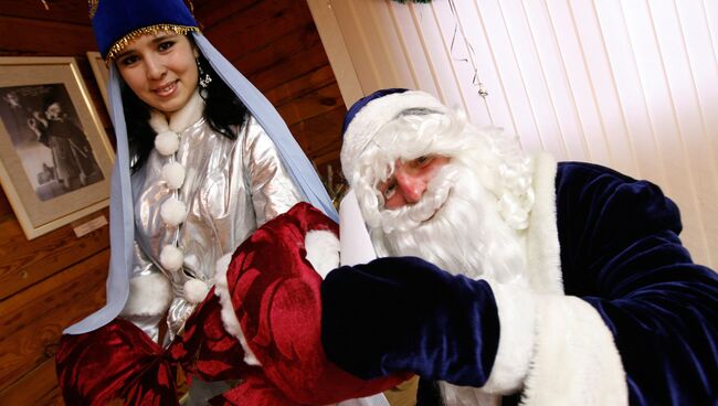 Кыш Бабай и Кар Кызы (татарские Дед Мороз и Снегурочка) Кыш Бабай и Кар Кызы (татарские Дед Мороз и Снегурочка)