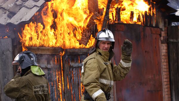 Три человека погибли при пожаре в частном доме в Томской области