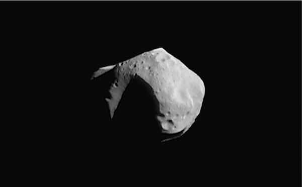 Странный астероид благополучно миновал Землю