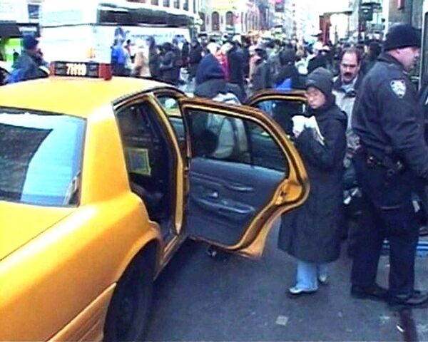 Таксист вернул пассажирке забытую ею $21.000