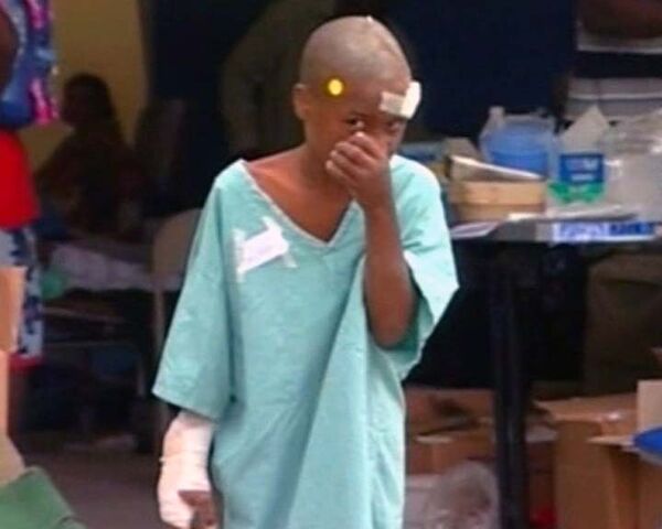 Временные медицинские пункты на Гаити переполнены