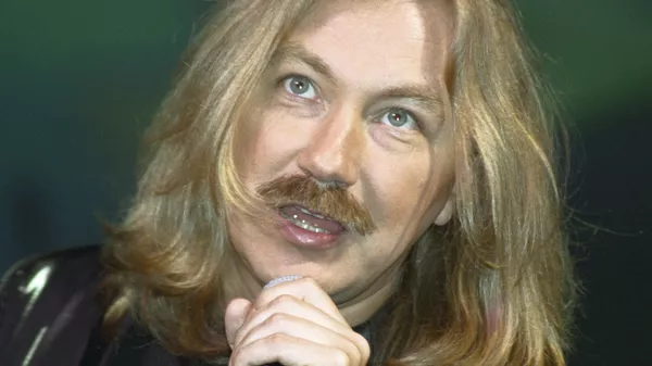 Композитор и певец Николаев