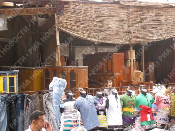 Крупнейший в Египте блошиный рынок на окраине Каира