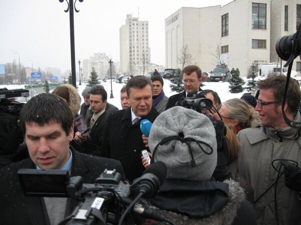 Виктор Янукович проголосовал на выборах президента Украины
