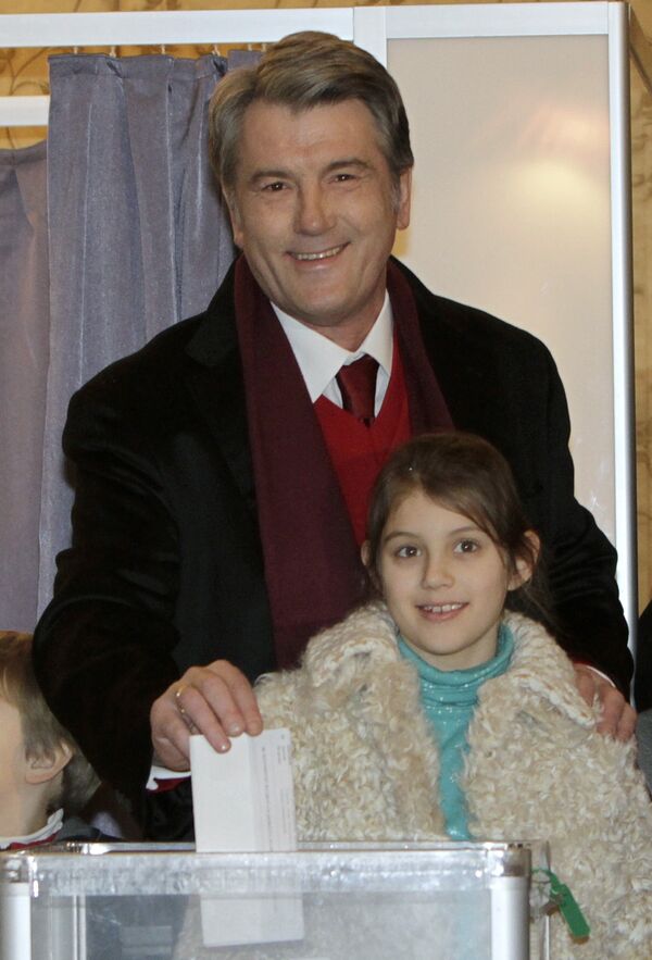 Виктор Ющенко проголосовал на выборах президента Украины