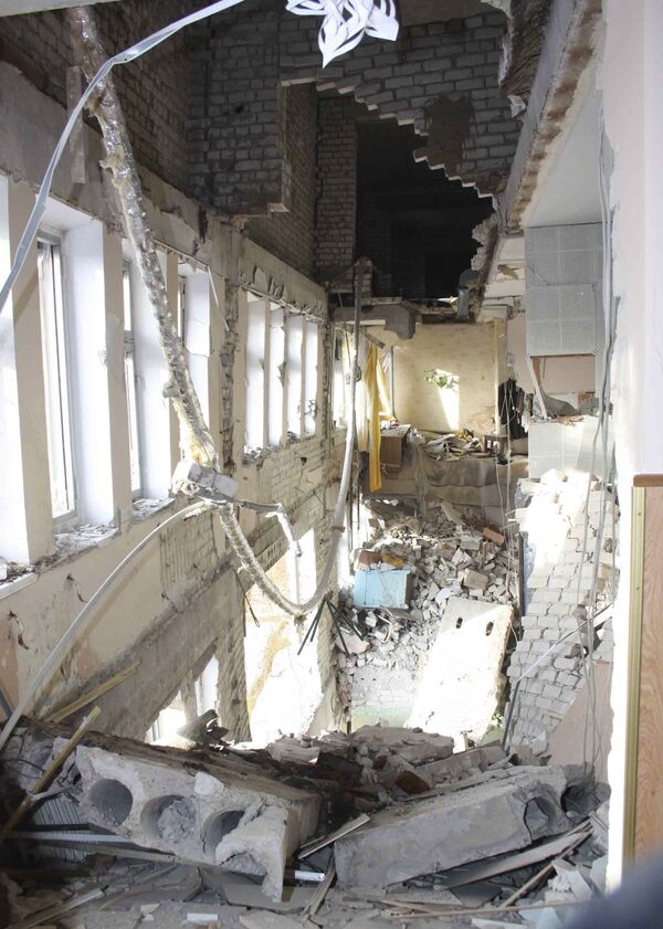 Взрыв кислорода разрушил несколько этажей больницы в Луганске