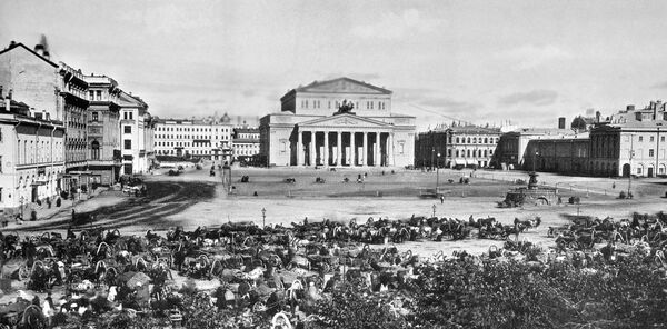 Театральная площадь в Москве