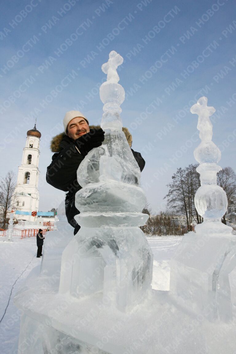 Создание ледяного городка к празднику Крещения Господня