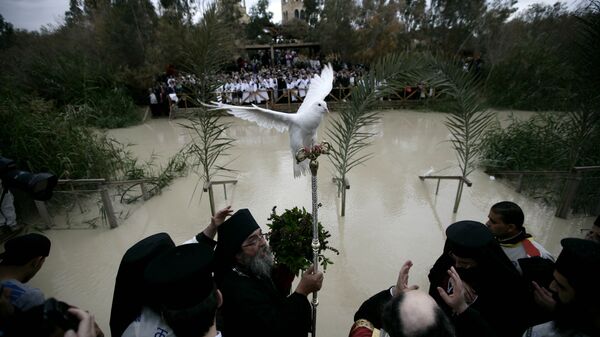 Церемонии водосвятия на реке Иордан