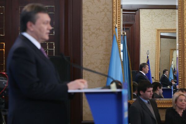 Виктор Янукович во время выступления в пресс-центре в Киеве