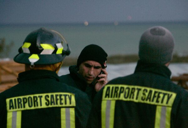 Служба безопасности ливанского аэропорта на месте крушения самолета компании Ethiopian Airlines