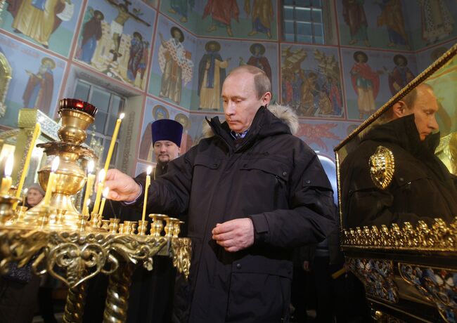 Премьер-министр РФ В.Путин посетил Покровско-Татианинский собор
