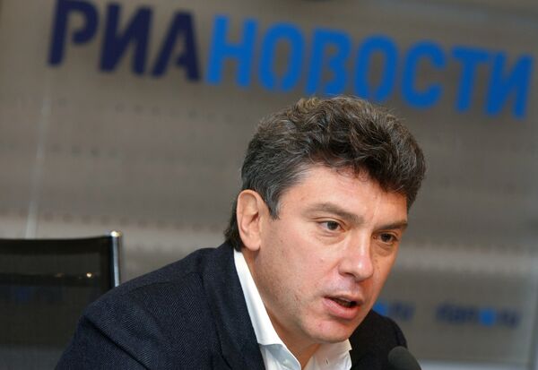 Суд рассмотрит жалобу на решение по иску Лужкова к Немцову